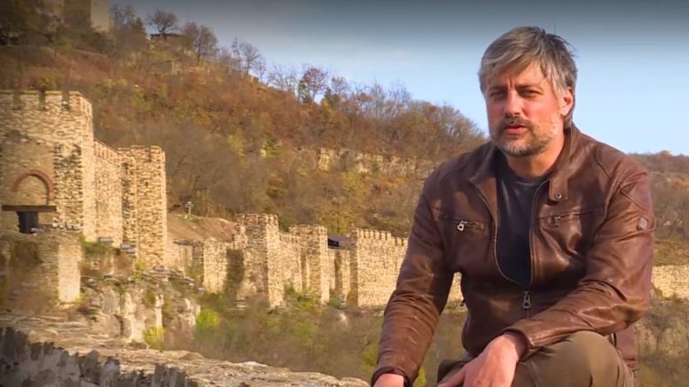 Владо Карамазов се продаде за 100 бона!