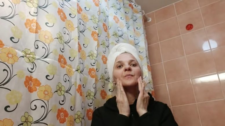 Нанасяйте това върху бръчките си веднъж седмично и ще имате копринена кожа: НЕВЕРОЯТЕН РЕЗУЛТАТ!